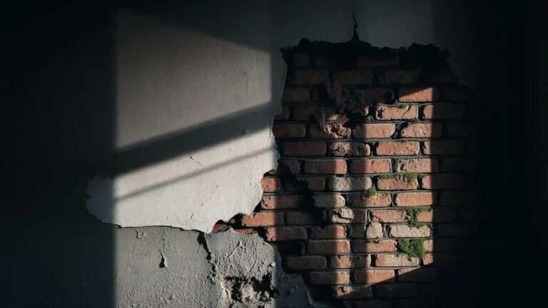 o que significa sonhar com a parede caindo