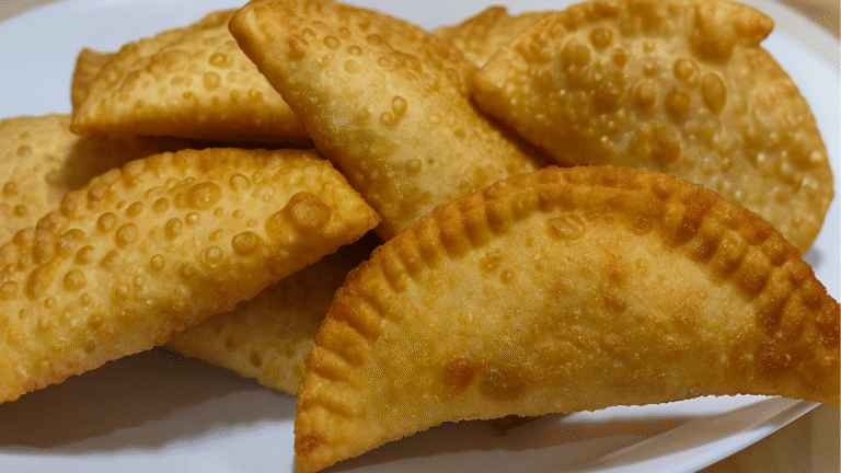 Massa de pastel caseiro: receita fácil para um pastel crocante e delicioso