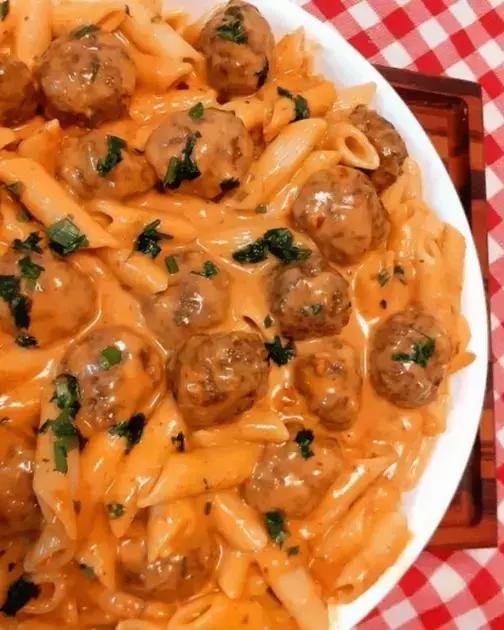 como fazer macarrao com almondegas de salmao