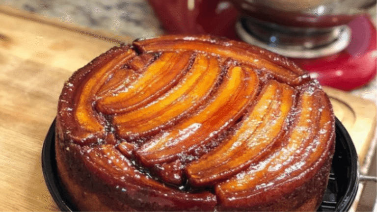 Bolo de banana fofinho e rápido que vai conquistar sua família inteira