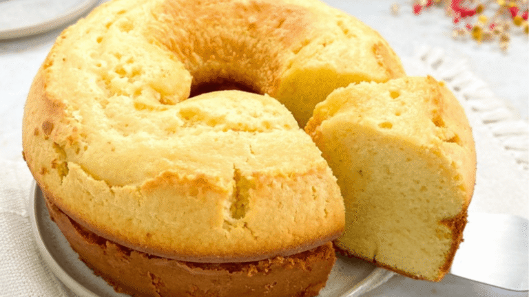 Bolo de nata fofinho e cremoso que vai conquistar sua família na primeira fatia